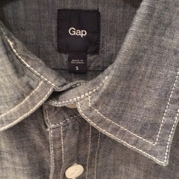 Men’s Long-sleeved Button-down Shirt. - Picture 3 of 6